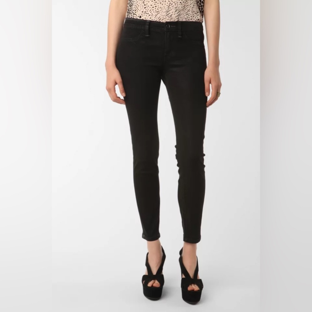 ⚡️Urban Outfitters Silence+Noise Twig Jeans ⚡️